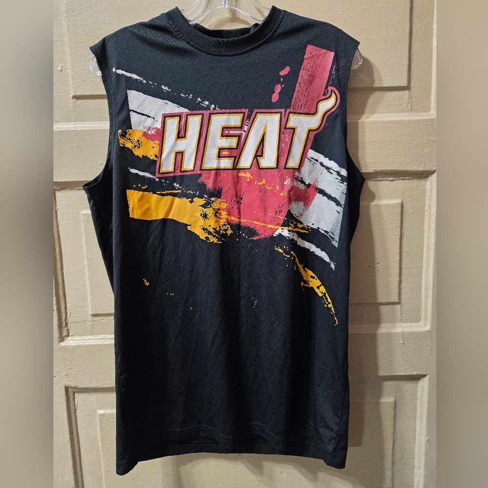 NBA Miami HEAT Graphic Zip Way Sleeveless Muscle Tshirt Size: Small